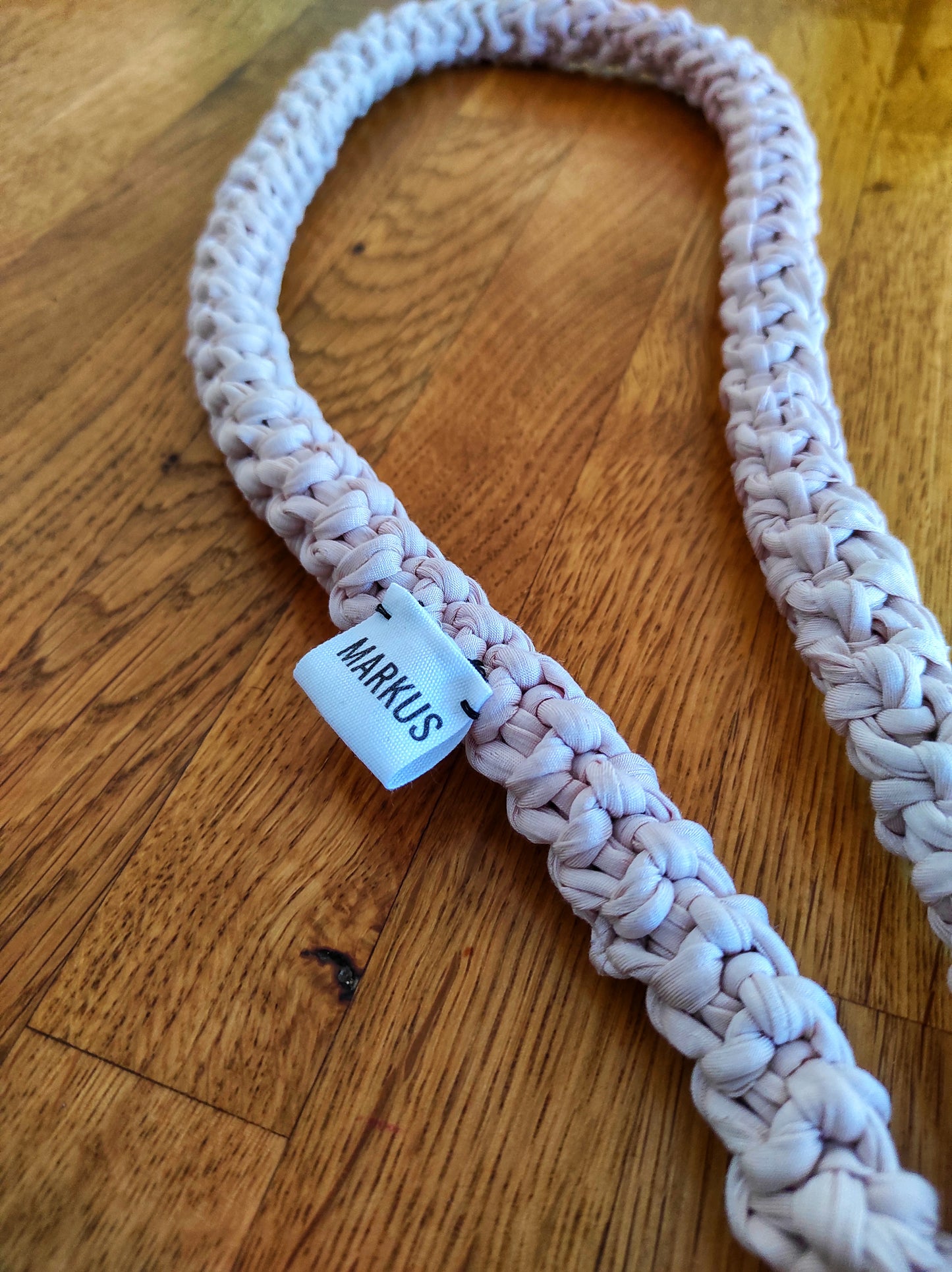 Anse au crochet adaptable pour tous smartphone fait main