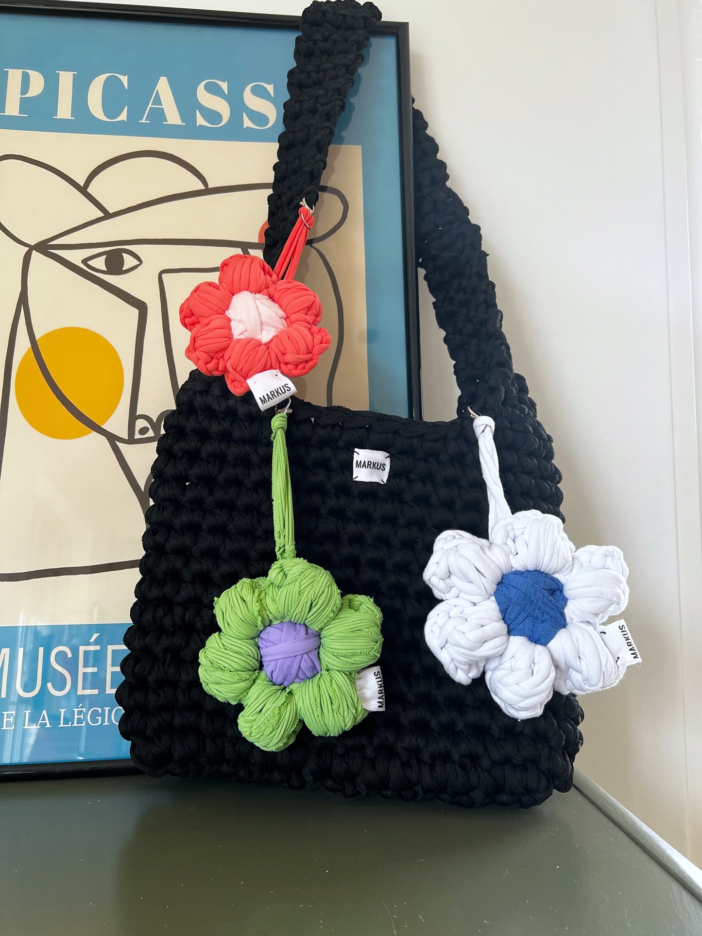 Margueritus - Porte clés Fleur en crochet blanc, bleu, vert matcha, lila, fushia