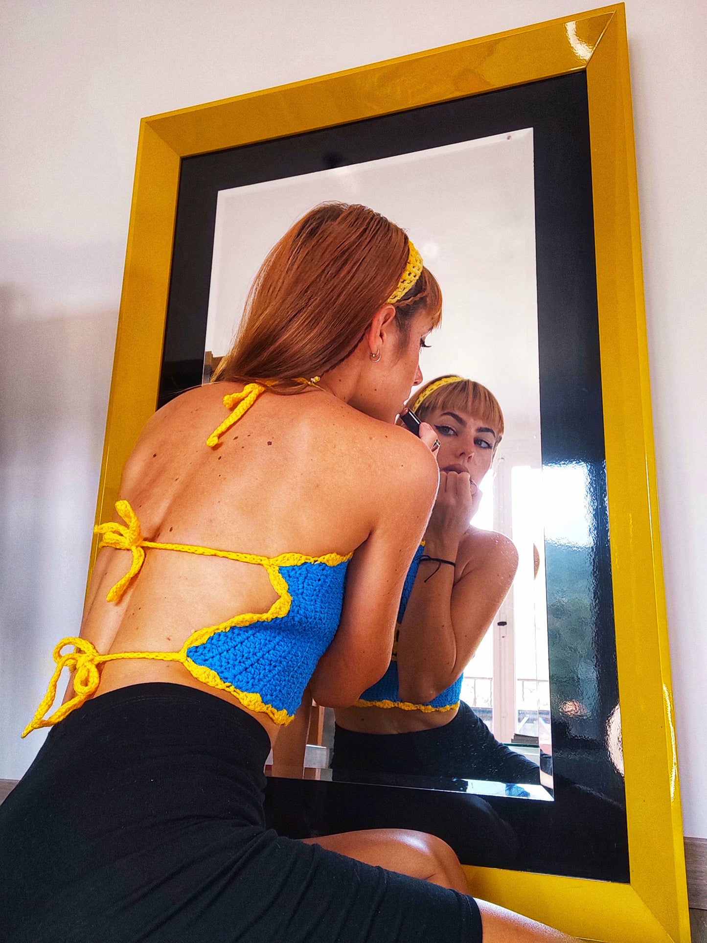 Crop top dos nu tendance Smiley au crochet femme