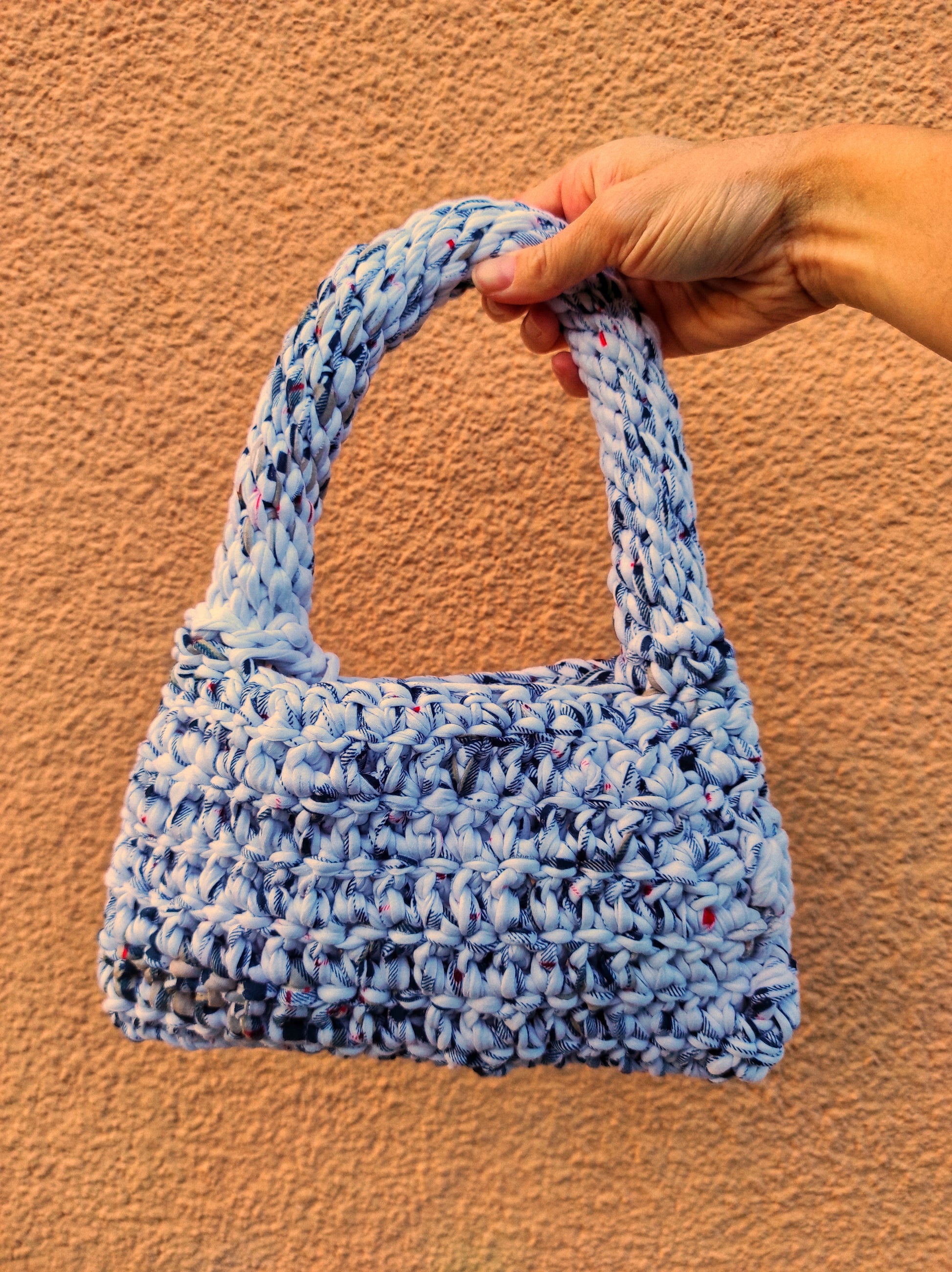 Sac à main au crochet fils recyclés imprimé fait main