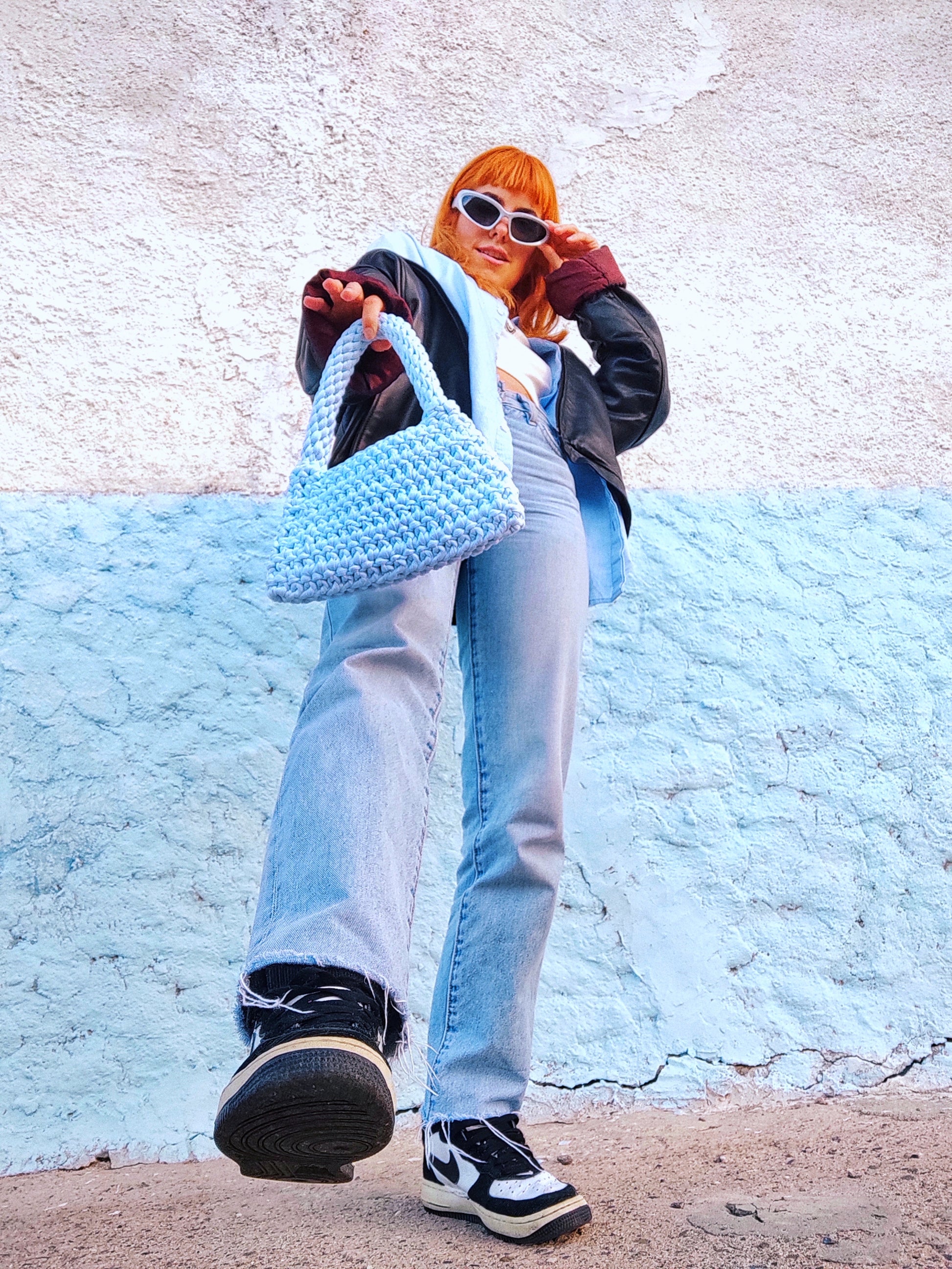 Sac à main tendance au crochet fils recyclés bleu fait main